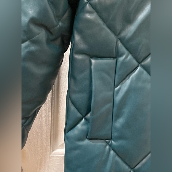 NWT Rebecca Minkoff Women’s Quilted Long Hooded Puffer Coat Sz M Deep Sea Color - Picture 10 of 14